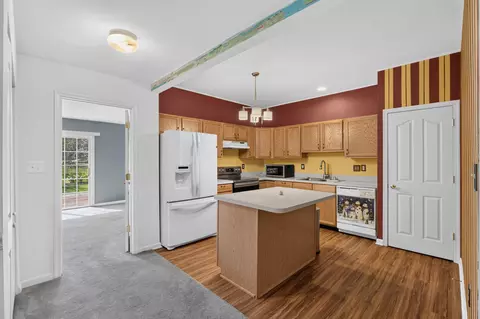 Kitchen - 626 Kendall Dr, Bear, DE 19701 photo 4 of 4
