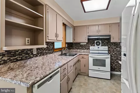 Kitchen - 5 Devon Rd, Wilmington, DE 19809 photo 1 of 3