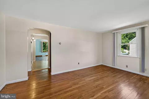 Living - 5 Devon Rd, Wilmington, DE 19809 photo 3 of 11