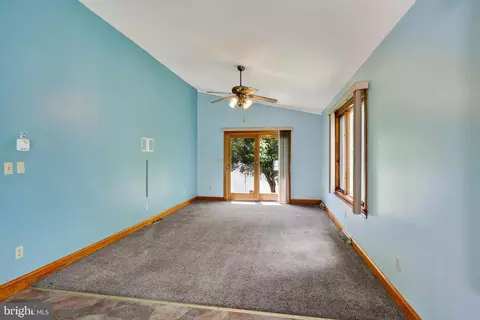 Living - 5 Devon Rd, Wilmington, DE 19809 photo 6 of 11