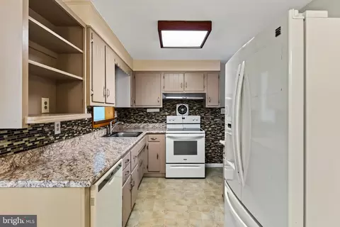 Kitchen - 5 Devon Rd, Wilmington, DE 19809 photo 3 of 3