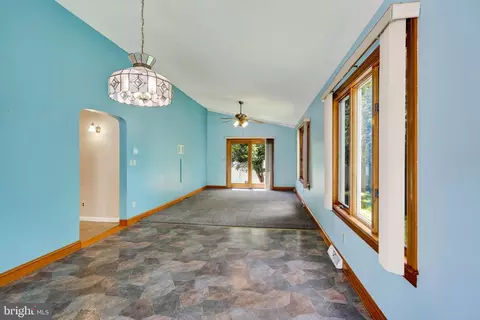 Living - 5 Devon Rd, Wilmington, DE 19809 photo 5 of 11
