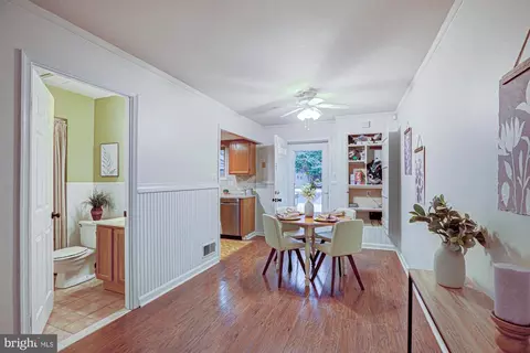 Entry Way - 133 E Green Valley Cir, Newark, DE 19711 photo 3 of 7