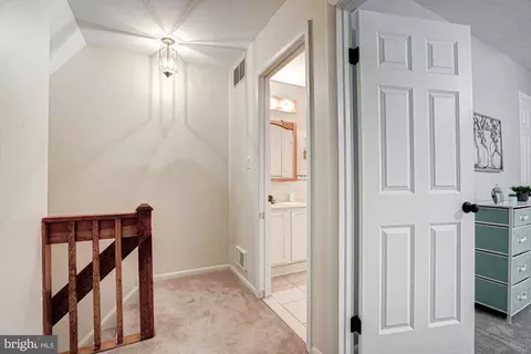 Entry Way - 133 E Green Valley Cir, Newark, DE 19711 photo 7 of 7