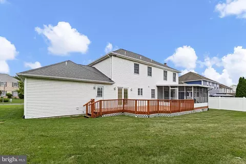 Exterior - 18 Sumac Ct, Newark, DE 19702 photo 5 of 6