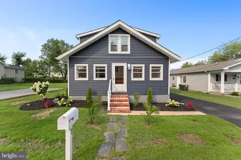 7 Revis Ave, New Castle, DE 19720