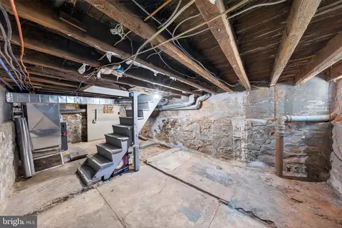 Entry Way - 727 E 7th St, Wilmington, DE 19801 photo 9 of 9