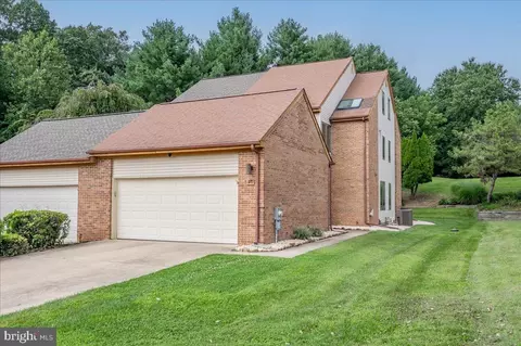 10 Bowie Dr, Wilmington, DE 19808
