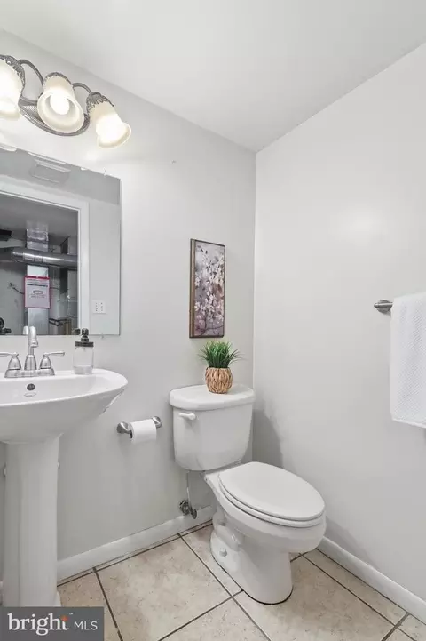 Bath - 1 Pebble Pl, Newark, DE 19702 photo 1 of 2