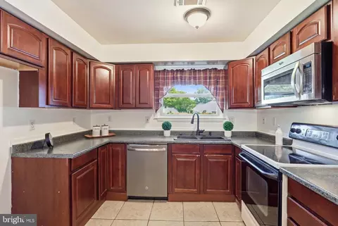 Kitchen - 1 Pebble Pl, Newark, DE 19702 photo 1 of 3
