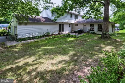 Exterior - 317 Arbour Dr, Newark, DE 19713 photo 2 of 4