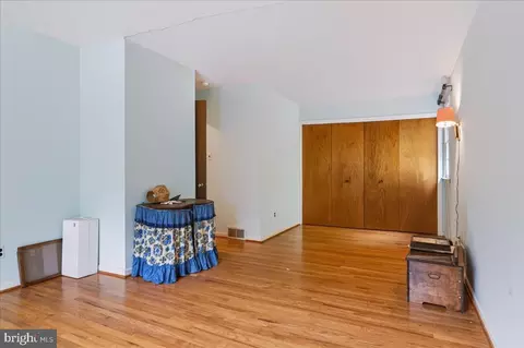Living - 317 Arbour Dr, Newark, DE 19713 photo 5 of 5