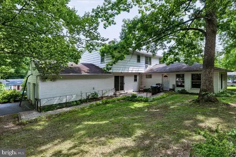 Exterior - 317 Arbour Dr, Newark, DE 19713 photo 3 of 4