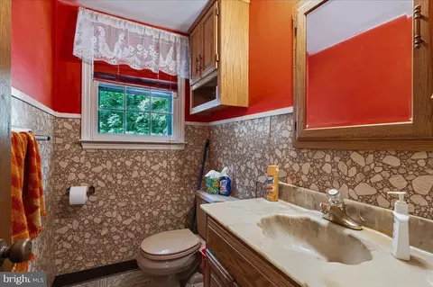 Bath - 317 Arbour Dr, Newark, DE 19713 photo 1 of 4