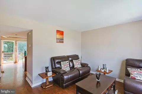 Entry Way - 152 Whitburn Pl, Newark, DE 19702 photo 1 of 2