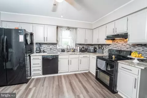 Kitchen - 34 Craig Rd, Bear, DE 19701 photo 1 of 3