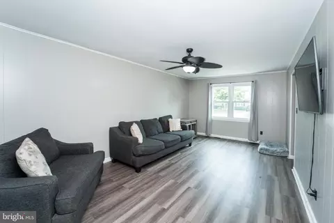 Living - 34 Craig Rd, Bear, DE 19701 photo 1 of 2