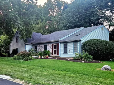 1 Pimlico Ct, Hockessin, DE 19707