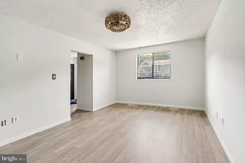 Living - 737 Fox Chase Cir, Bear, DE 19701 photo 2 of 4