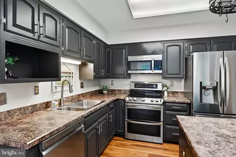 Kitchen - 13 Willow Creek Ln, Newark, DE 19711 photo 5 of 7