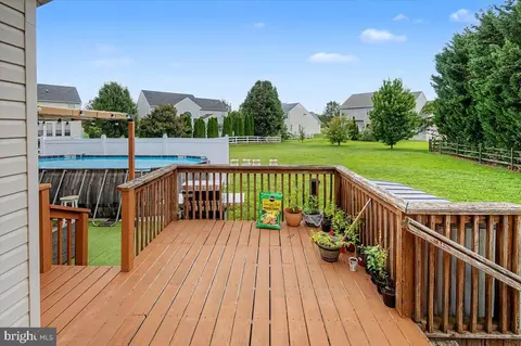 Exterior - 748 Tracy Cir, Townsend, DE 19734 photo 6 of 7