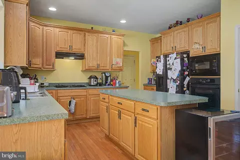 Kitchen - 748 Tracy Cir, Townsend, DE 19734 photo 2 of 2
