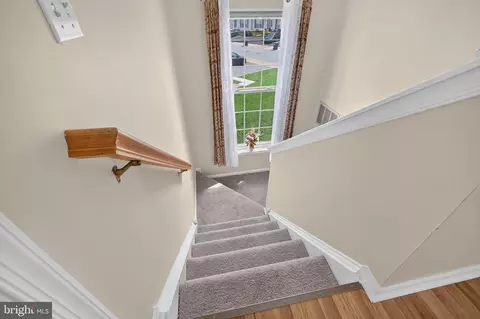 Entry Way - 134 Darling St, Newark, DE 19702 photo 5 of 7