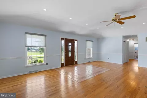 Living - 114 Matthew Dr, Bear, DE 19701 photo 1 of 5