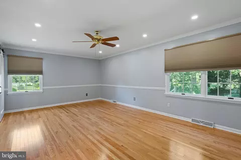 Living - 114 Matthew Dr, Bear, DE 19701 photo 4 of 5