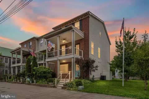 116 Clinton St, Delaware City, DE 19706