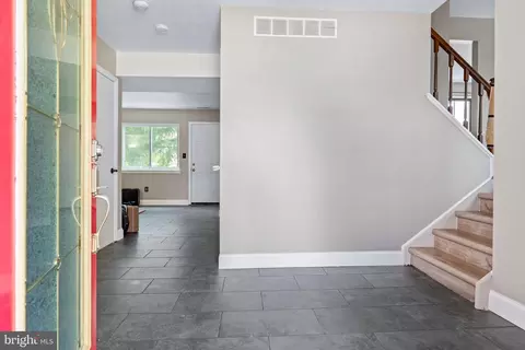 Entry Way - 415 Jaymar Blvd, Newark, DE 19702 photo 1 of 2