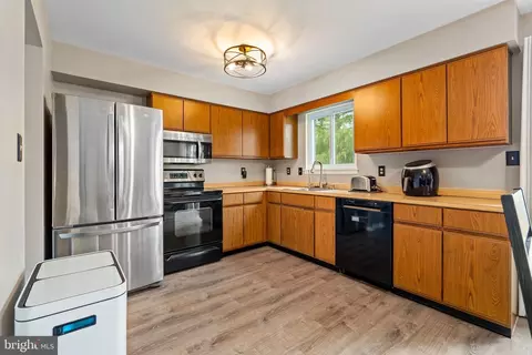 Kitchen - 415 Jaymar Blvd, Newark, DE 19702 photo 1 of 2