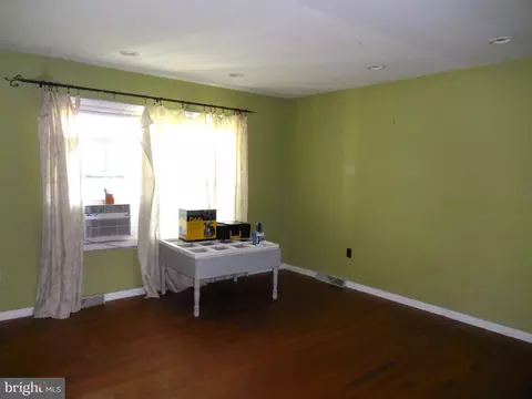 Living - 3862 Wrangle Hill Rd, Bear, DE 19701 photo 1 of 2