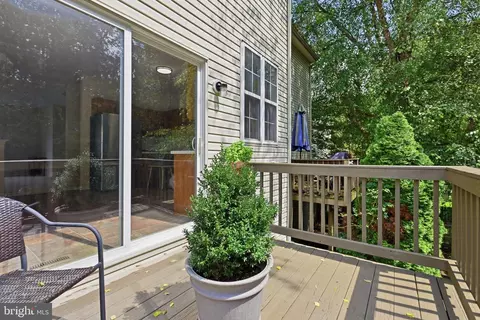 Exterior - 30 Brittany Ln, Bear, DE 19701 photo 4 of 8