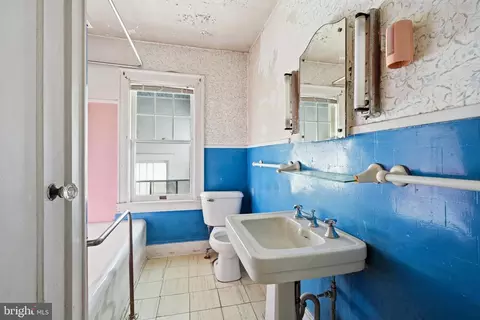 Bath - 117 Main St, Townsend, DE 19734 photo 1 of 2