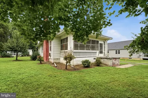 Exterior - 117 Main St, Townsend, DE 19734 photo 5 of 16