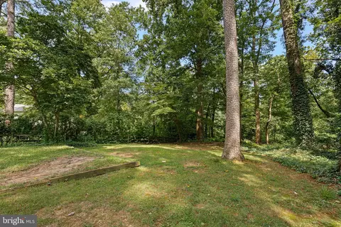 Exterior - 805 Rock Ln, Newark, DE 19713 photo 7 of 11