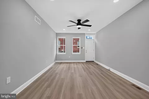 Entry Way - 809 E Seventh St, Wilmington, DE 19801 photo 7 of 13