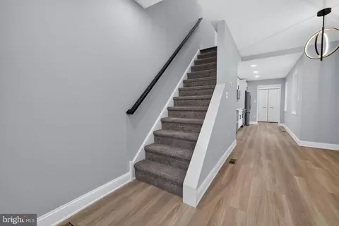 Entry Way - 809 E Seventh St, Wilmington, DE 19801 photo 2 of 13