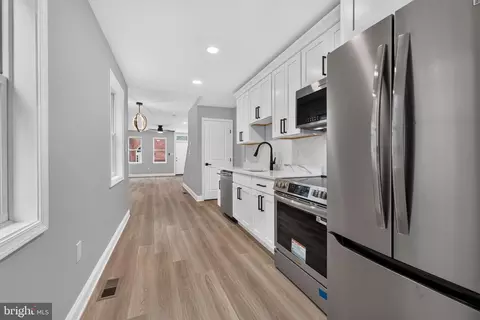 Entry Way - 809 E Seventh St, Wilmington, DE 19801 photo 5 of 13