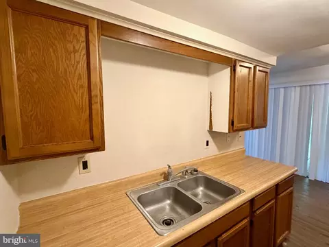 Kitchen - 254 Whitherspoon Ln, Newark, DE 19713 photo 3 of 3