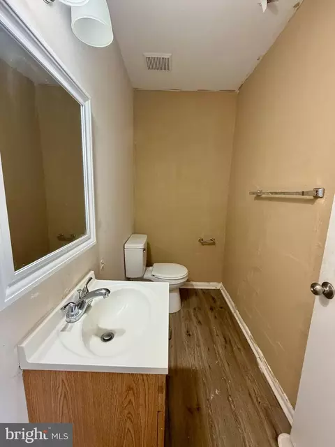 Entry Way - 254 Whitherspoon Ln, Newark, DE 19713 photo 1 of 2