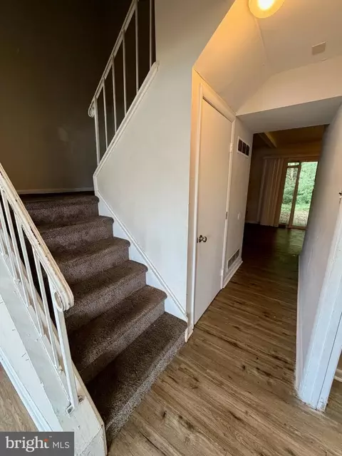 Entry Way - 254 Whitherspoon Ln, Newark, DE 19713 photo 2 of 2