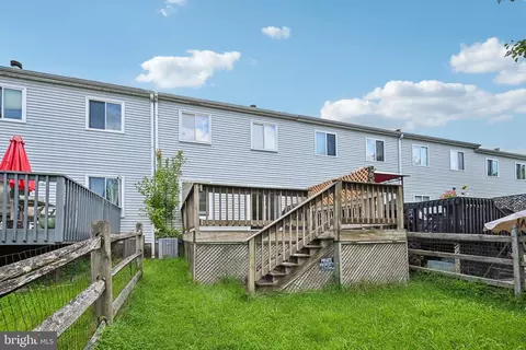 Exterior - 8 Orourke Ct, Newark, DE 19702 photo 5 of 6