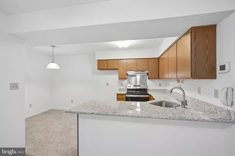Kitchen - 8 Orourke Ct, Newark, DE 19702 photo 2 of 4