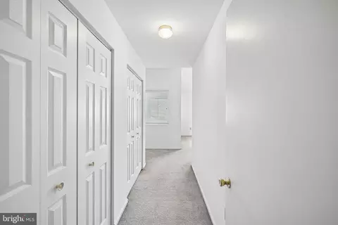 Entry Way - 8 Orourke Ct, Newark, DE 19702 photo 3 of 3