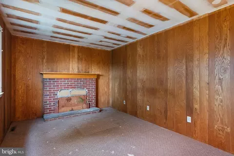 Living - 502 E Basin Rd, New Castle, DE 19720 photo 7 of 7