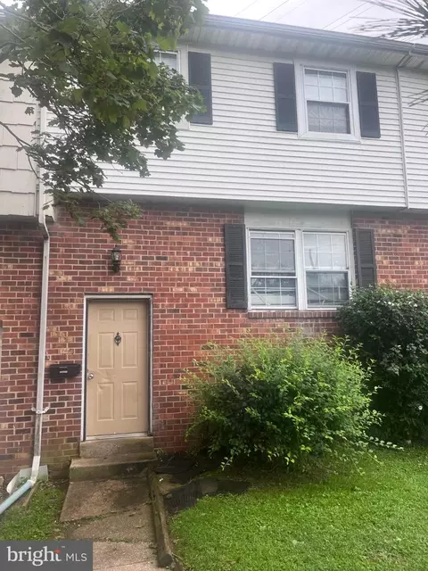 32 E Salisbury Dr, Wilmington, DE 19809
