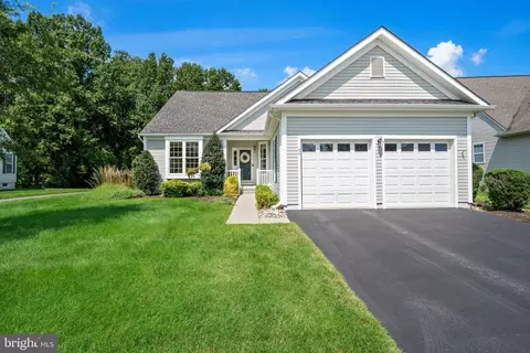 Exterior - 54 Springmill Dr, Middletown, DE 19709 photo 2 of 10