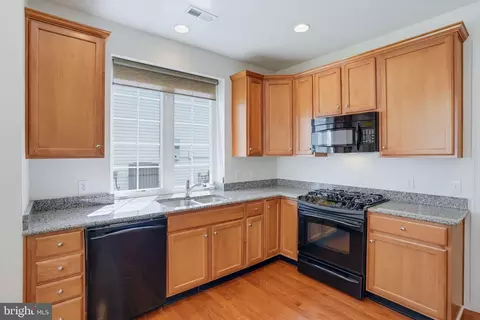 Kitchen - 305 Sentinel Ln, Newark, DE 19702 photo 2 of 3